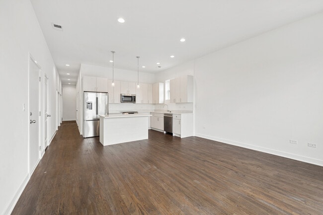 Building Photo - 1952 W Ohio St