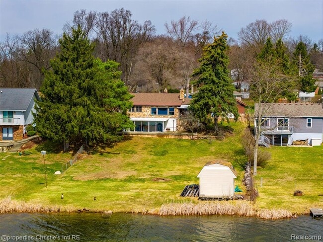 Building Photo - 2739 Lakeridge Ave