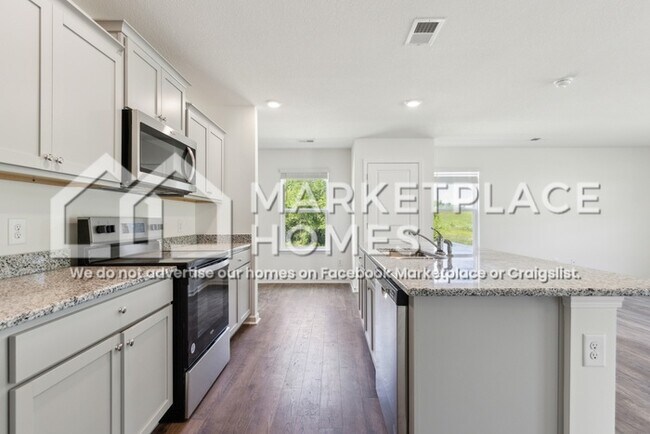 Building Photo - 702 Newtons Wy