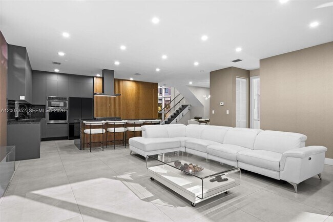 Building Photo - 7534 NW 98th Ave