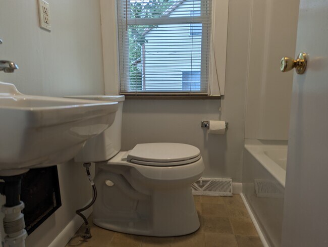 Bathoom - 2038 Shingletown Rd