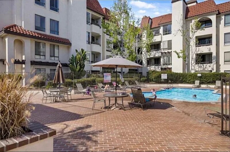 Building Photo - 5895 Friars Rd