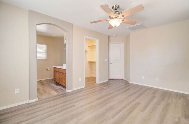 Building Photo - 41375 W Cahill Dr