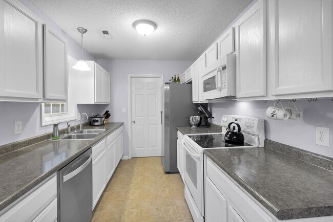 Building Photo - 116 Gregory Dr