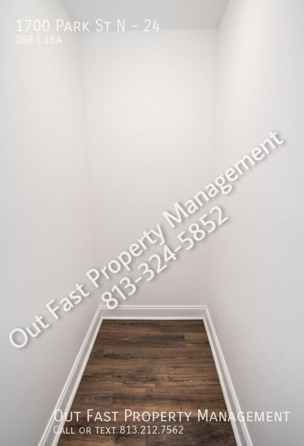 Building Photo - 1700 Park St N