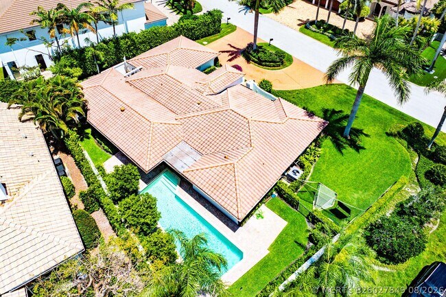 Building Photo - 1251 Thatch Palm Dr