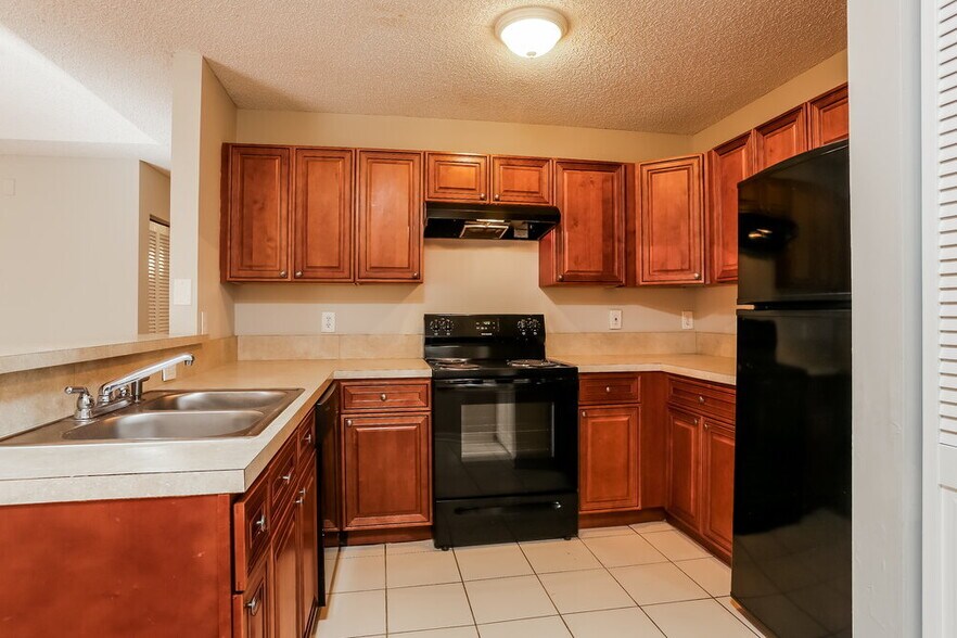 Building Photo - 4082 Eastridge Dr