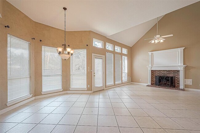 Building Photo - 13135 Finch Brook Dr
