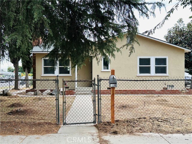Building Photo - 428 E Maple St