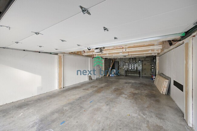 Building Photo - Beautiful home with 2 beds and 1 bath for ...