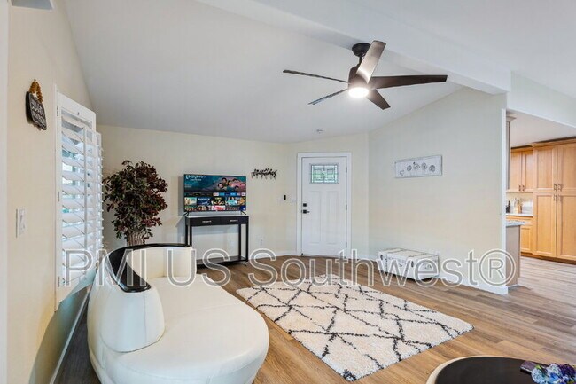 Building Photo - 437 Riverfront Dr