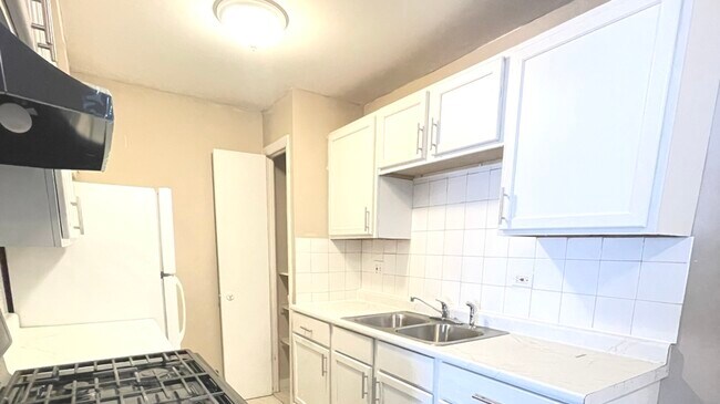 Building Photo - 1035 Higgins Quarters Dr