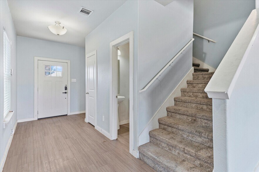 Building Photo - 9975 Rio Doso Dr