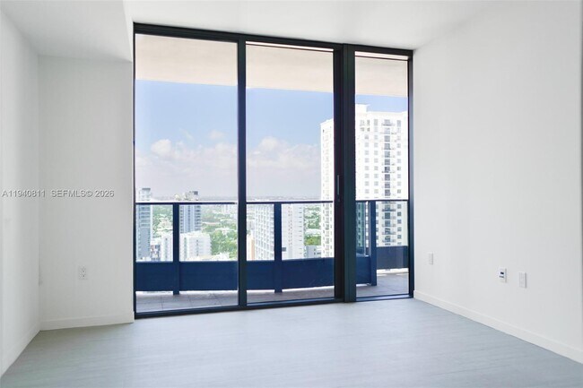 Building Photo - 1000 Brickell Plaza