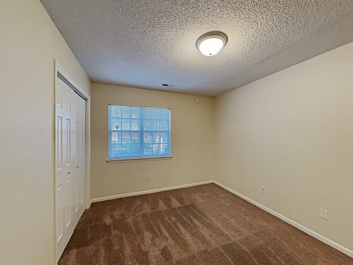 Building Photo - 315 Honeywood Ln