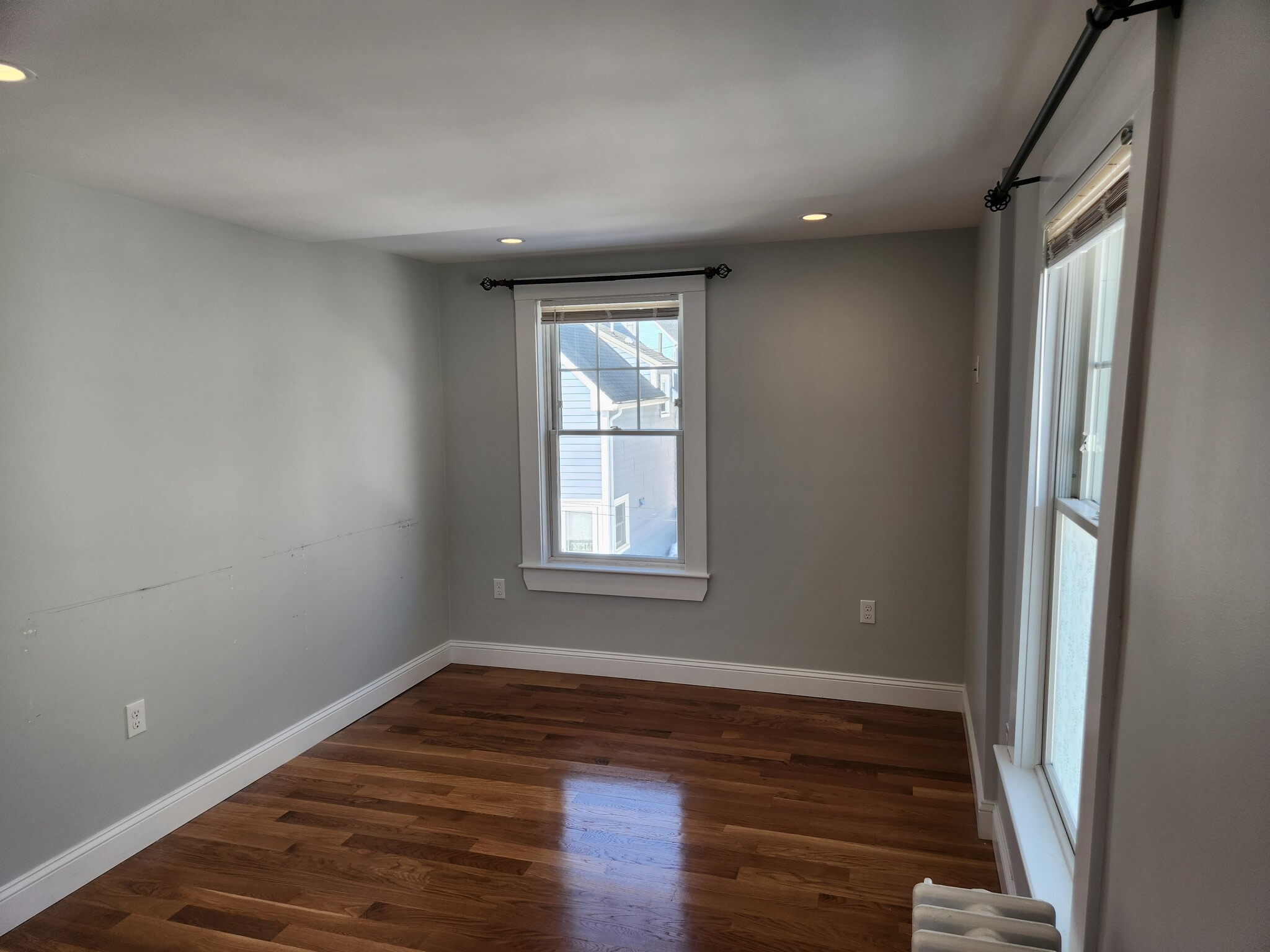 Building Photo - 17 Roundy St