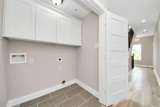 Building Photo - 3913 Griggs Rd