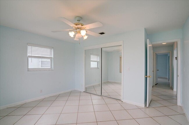 Building Photo - 2086 SW 12th Ave