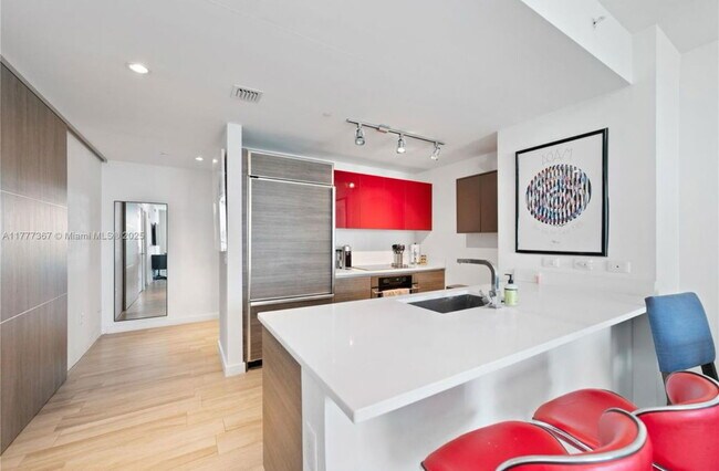 Building Photo - S Miami ave , Miami, FL 33130 - 2 BR 1 BA condo