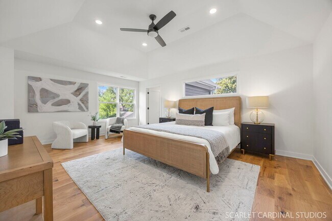 Building Photo - 715 N Brainard St