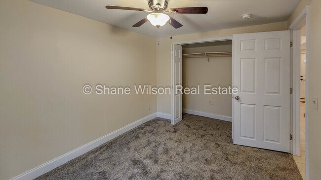 Building Photo - 5 Acres! Land to Roam and a big house to go with it!