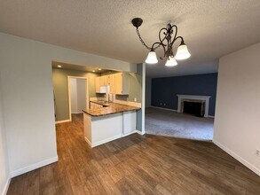 Building Photo - 2 Bedroom 2 Bathroom Plus Amenities!