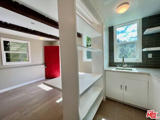 Building Photo - 1920 Preston Ave