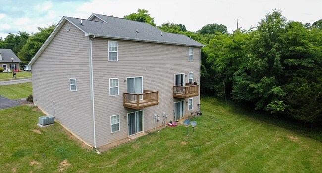 Building Photo - 1514/1516 Cassell Ln