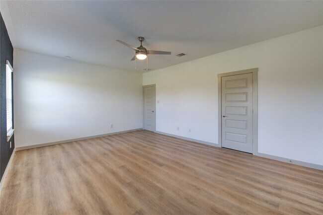 Building Photo - 29631 Ella Larchmont Ct