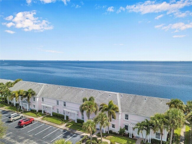 Building Photo - 5172 Coquina Key Dr SE