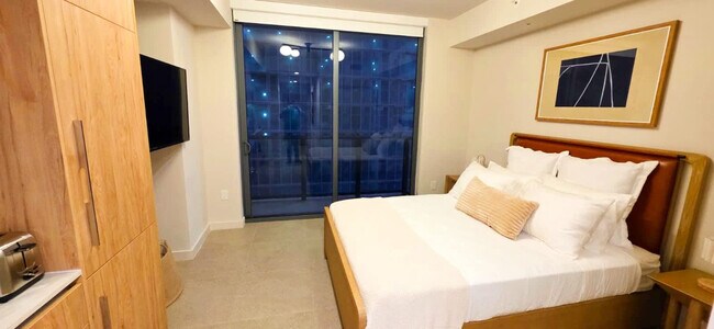 Building Photo - 11 NE 6th St