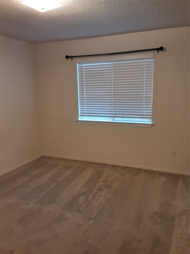 Building Photo - 1204 Orchard Park Cir