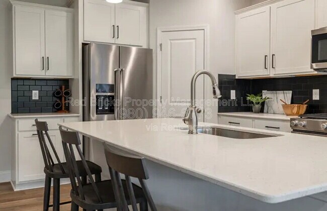 Building Photo - 19016 Yellow Birch Dr