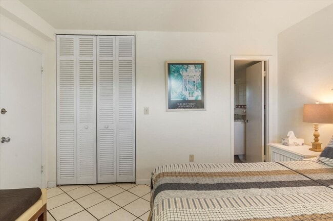 Building Photo - 3 Bedroom 2 Bathroom Furnished Condo