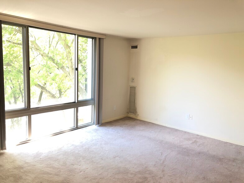 Living Room - 950 25th St NW