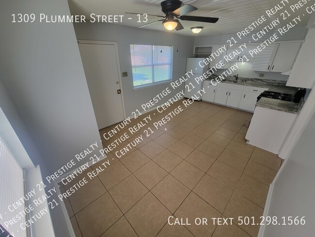 Building Photo - 1309 Plummer St