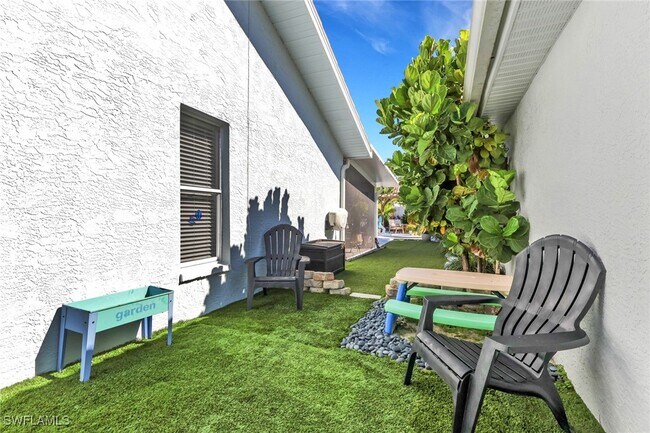 Building Photo - 1151 Jardin Dr