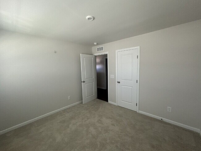 Building Photo - Brand New 3-Bed, 2-Bath Ranch Home in Gall...