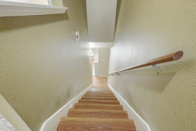 Building Photo - 506 Wilcrest Dr