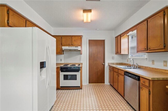 Building Photo - 5095 W Celtic Dr
