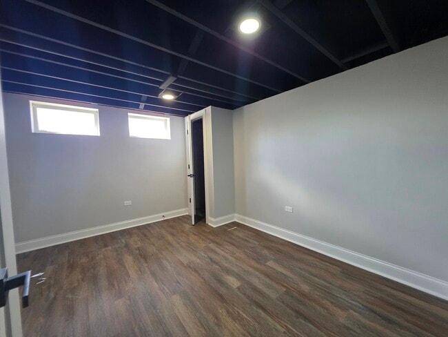 Building Photo - 407 Warner St