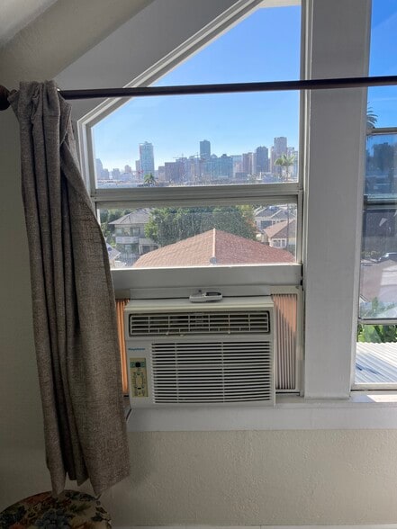 Building Photo - 1044 23rd St