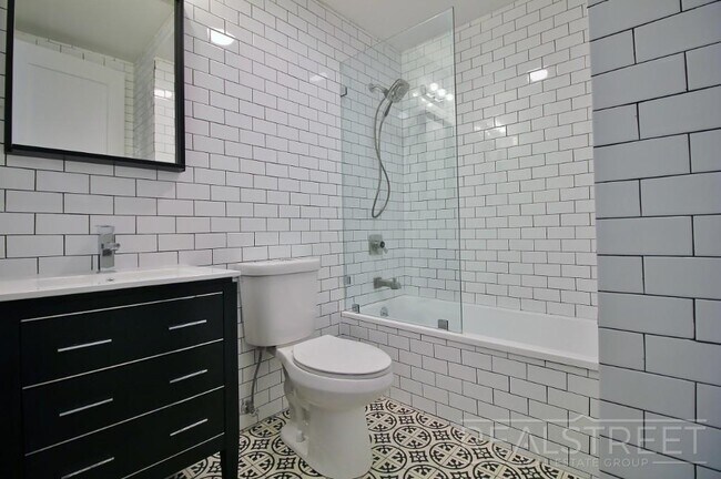 Building Photo - Stunning New 1 Bed in Prime Bed Stuy New B...