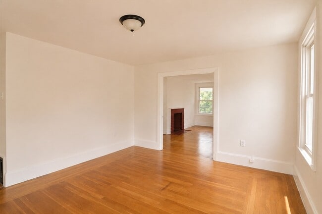 Building Photo - 23 Mt Vernon St