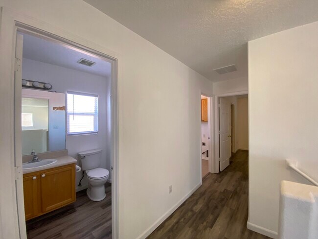 Building Photo - 1412 Stone Canyon Rd NE