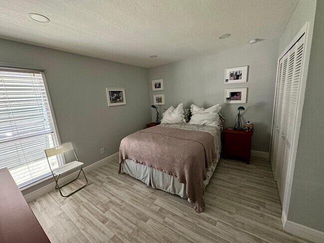 Building Photo - 155 Cypress Point Dr