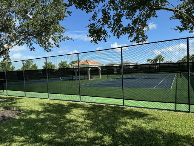 Building Photo - 673 Carlyle Wy