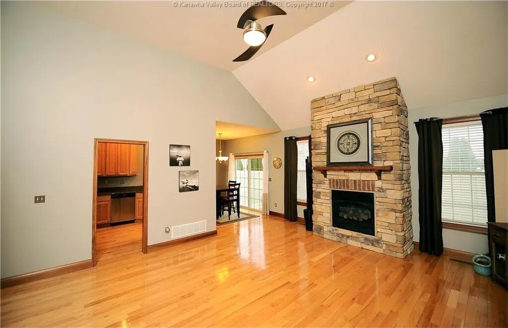 Building Photo - 49 Wills Dr