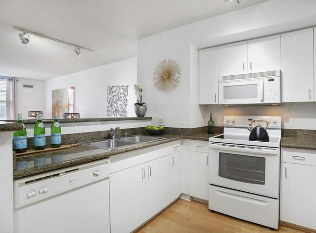 Building Photo - 8300 Oceanview Terrace