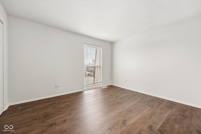 Building Photo - 7488 Countrybrook Dr